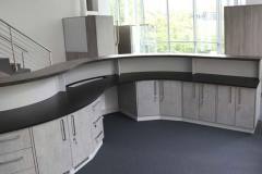 Empfangstresen mit Lichtband