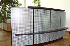 Empfangstresen Rechtsanwaltkanzlei - Buche, Edelstahl und Granit