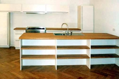 Einbauküche - weiß lackiert, Arbeitsplatte Eiche massiv