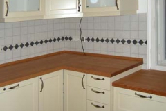 Einbauküche - Front lackiert, Arbeitsplatte Kirschbaum, geölt