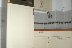 Einbauküche - Front lackiert, Arbeitsplatte Kirschbaum, geölt