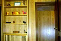 Wandpaneele, Einbaumöbel und Türen (eine Falttür) - Eiche natur