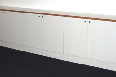 Beistellschrank - beschichtete Spanplatte mit Buchenholzumleimer