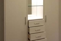 Ankleidezimmer (Schränke mit beleuchtetem Innenraum)