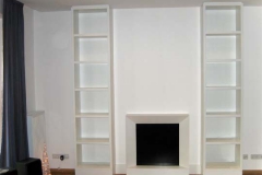 Bücherregale mit Kamin-Attrappe - weiß lackiert