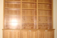 Regalwand mit integrierter Leinwand, Regal mit Schrank für Projektor - Erlenholz furniert