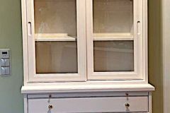 Küchenschrank mit Schiebtüren, weiß lackiert