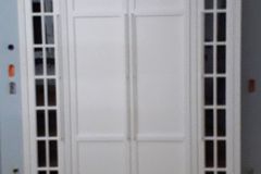 Küchenschrank weiß lackiert, innen in Eichenholz geölt