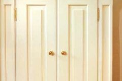 Geschirrschrank - MDF weiß lackiert