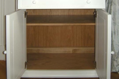 Flurschrank - außen weiß lackiert, innen Eichenholz